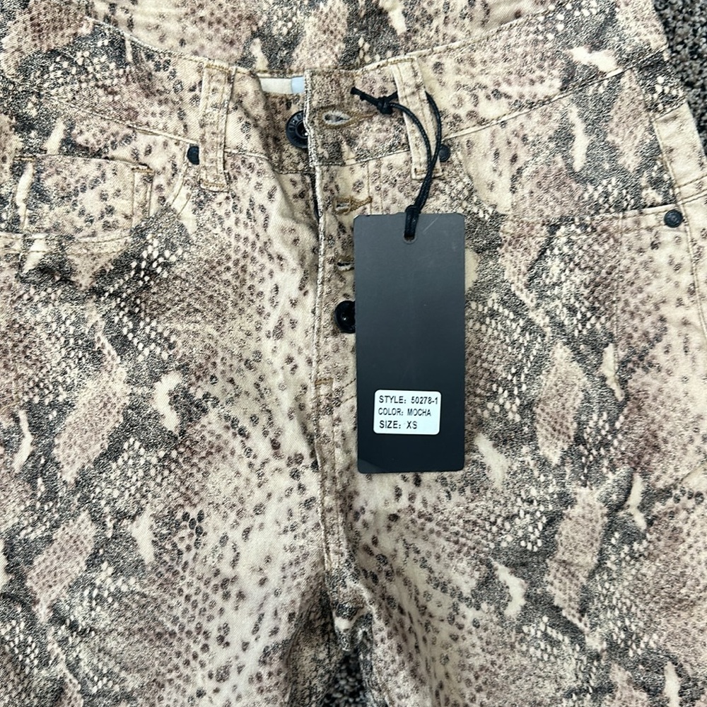 Size XS - Picture 2 of 2